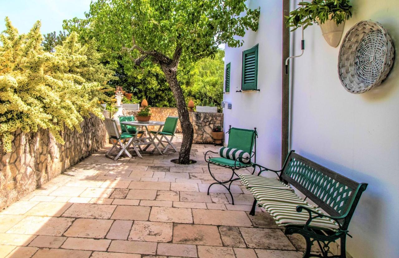 Gasthaus Trulli Fogliarella Ostuni Exterior foto