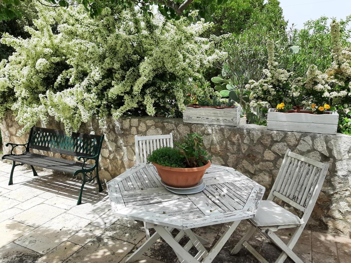 Gasthaus Trulli Fogliarella Ostuni Exterior foto
